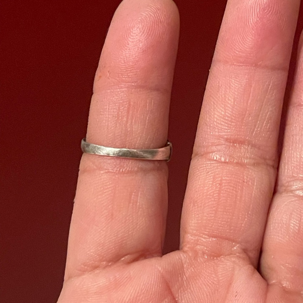 Silver Marcasite Claddagh Ring Size 5 - Picture 3 of 6